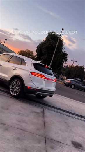 Another one back on the road! We replaced the front suspension, wheel, and tire on our customer’s Lincoln MKC and got it looking factory fresh again. 🚦J & L AUTO BODY 📍928 S. Glendora Ave West Covina, CA 91790 📥DM us for inquiries. ☎️(626) 856-0234 #CollisionRepair #WestCovina #AutoBodyShop #Lincoln #LincolnMKC | J & L Auto Body