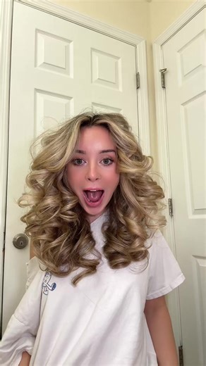 take out my pin curls with me!!🫧🧖🏼‍♀️🎀 I think these are the best ones I've ever done @Shark Beauty #pincurls #blowout #blowoututorial #hairinspo #bouncycurls