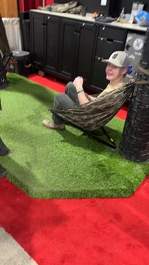 歷 Stay Hidden. Stay Comfortable. Stay Ready. Turn every tree into...