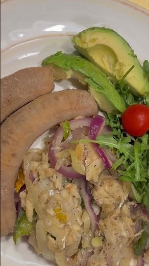 Salted cod fish w/onions, tomatoes, peppers, avocado and arugula