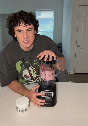 D-Bloat Smoothie Tutorial | smoothie