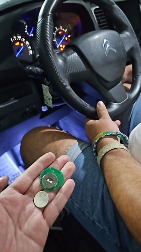 Citroen jumpy de hoy! Se realizó: 🔷️Instalación/adaptación de kit corte de motor inalambrico por presencia 100%ARTESANAL ✅️ Ariel nos vista hoy, después de su 3er robo.....le instalamos un kit de corte de motor, el cual no afecte y no este "colgado o en serie" a la alarma original de fabrica, ya q esta no posee el sistema.... Ventajas: 🔹️Totalmente independiente a la alarma de fabrica ✅️ 🔹️Aviso sonoros o visuales previo y luego, a su activación ✅️ 🔹️Corte de motor a los 10 segundos✅️ 🔹️Inm