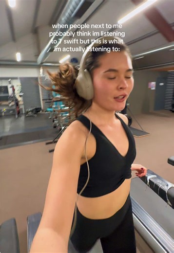 nothing like a bit of gaelic music to get me through a speed session (specifically puirt à beul) @Julie Fowlis queen 🌟#running #gael #gaelic #culture