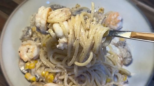 #musclecook #boyfriendcook #verysexyguy #musclemen #humanmuscles #sexybodies #cookingissexy #eightpack #boyfriendvibe #keepfit #fitnessmotivation #perfectbody #spaghetti #menkitchen #fatreducingmeal