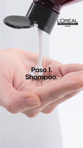 Nueva rutina Vitamino Color Spectrum de L’Oréal Professionnel 🤩Descubrí el paso a paso y conservá el color vibrante del primer día hasta por 100 días. ✨ Paso 1: Shampoo: limpia suavemente el cabello mientras conserva las moléculas de color en el interior de la fibra capilar. ✨Paso 2: Acondicionador profundo: penetra en la capa más profunda del cabello, para hidratar y fijar las moléculas de color en la fibra. ✨Paso 3: Máscara: hidrata y aporta suavidad , ideal para cabellos más gruesos. ✨Paso 4
