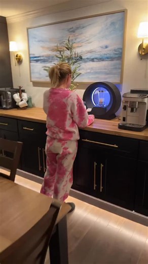 Viral Deals & Finds on Instagram: "🍸✨ Meet the Barsys 360 — your smart, fully automated cocktail maker! What makes it so cool? It uses precision sensors + automated pouring technology to craft perfectly balanced drinks every time. Just choose your recipe, load your spirits, and let the tech do the work. 🤖🍹 It’s basically a mini mixology lesson at home: • 🌡️ Accurate measurements = consistent flavor • 🔄 360° rotation blends cocktails smoothly • 📱 App-guided recipes teach you pro techniques