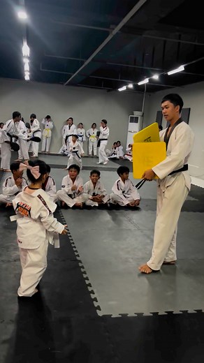 Building self-confidence one kick at a time! 🥋Our toddler’s class is the perfect mix of fun and discipline for growing minds and bodies! Open from 3yo-5yo ☀️✨🐯#taekwondokids #taekwondokick #taekwondo #babytaekwondo #toddler | Negros Taekwondo Union-Tigers New Gen