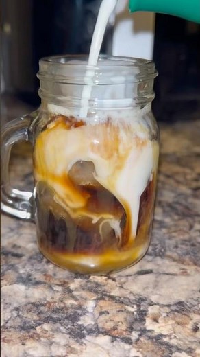 Iced caramel macchiato made easy at home!!