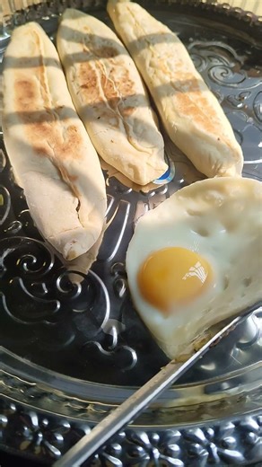 Vegetable Turkish Pide with Tea 🤌