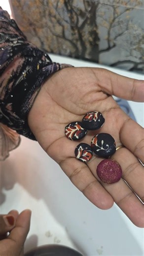 Nuha's status on Instagram: "Fabric button #fabric #button #sewing #tipsandtricks"