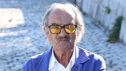 Gérard Hernandez : grands canapés, tableaux marins... Zoom sur son coin de paradis sur l’île de Ré