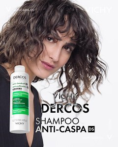 Prueba Dercos shampoo anti-caspa que consigue eliminarla hasta en un 100% desde el primer uso. ¡Es de Vichy! 😉 | Vichy