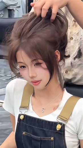 Perfect Side Bangs & Hair Color Transformation 🔥 #shorts#trending #hairstyle #haircut