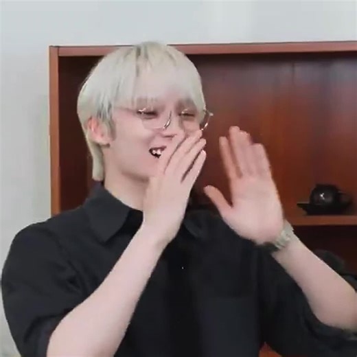 hueningkai blushing omg i really liked his dynamic with patricia #hueningkai #hueningkaiedit #txtmoa #fy #fyp