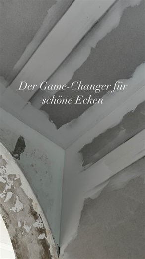 Heimwerks | mit Liebe sanieren ✨ on Instagram: "• S C H Ö N E K A N T E N • TuffTape ist speziell dafür da, um die Ecken von Rigipswänden zu verstärken und sauber abzuschließen. Es verhindert Risse und sorgt für glatte, gerade Kanten – ideal für perfekte Ecken! So schützt du deine Wände und erzielst ein professionelles Ergebnis: 1. Fläche säubern: Ecken glatt und sauber machen. 2. Tape zuschneiden: Passend zur Ecke schneiden und Kanten anschrägen. 3. Anbringen: Tape in die Ecke fest andrücken. 4