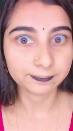 Mixing lipstick hack 😮 #makeup #lipstick #viral #mixing #shorts