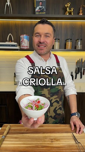 Me estuvieron preguntando cómo hacer una buena salsa criolla y aquí les enseño! 🙌 Cuéntame en los comentarios que otra preparación quisieras que te enseñe! #salsacriolla #recetas #cocina #comidaperuana #cheflife #gastronomia #recetasfaciles #peruvianfood #peruviancuisine