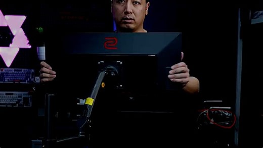 显示器低矮脖子累？使用SITUP支架，一键升降护颈椎，办公久坐也不酸痛，真实改善体验。