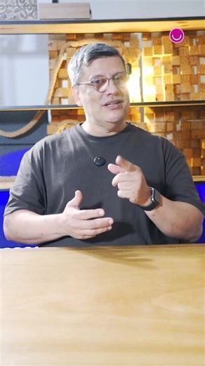 Mais de um milhão de risadas: o fenômeno “TOC TOC” está de volta