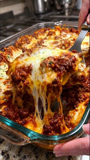 🧀🥩 Cheesy Beef Lasagna Bake | Easy Homemade Lasagna with Rich Meat Sauce 🔥