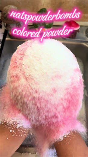 Coloured Powder Magic with Nat's Powder Bombs