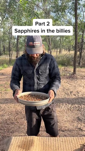 Finding awesome sapphires from amongst the billy boulders. #fyp #foryoupage #treasurehunt #treasure #fossicking #fossickingaustralia #sapphire #findingtreasure
