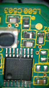 The Land Rover key was lost in the washing machine, and the BGA pins of the chip fell off. It has been repaired. | Ycs Yang