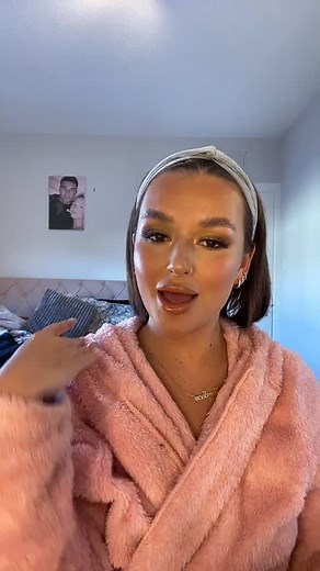 Using my fave @kashbeauty crystal nights palette and rust nude lip kit 💕