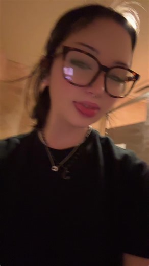 chey🕸️ (@modern.mental.w4rfare)’s videos with TOMORROW - Lilly 𖣂