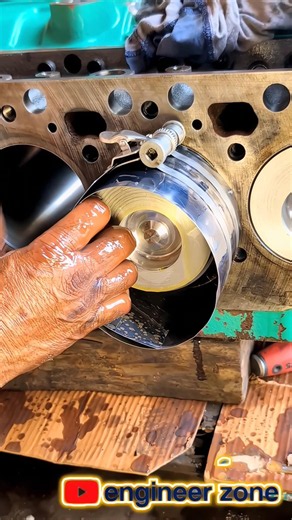 Perfect Diesel Engine Piston Installation 🔥 Heavy Duty Truck Engine Rebuild #shorts