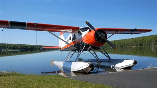 This floatplane water landing looks calm until it isn’t