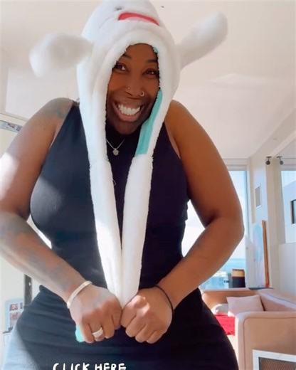 Zmeenaorr on Instagram: "Click the Link 🔗 in my Bio I'll live Again Tonight!"