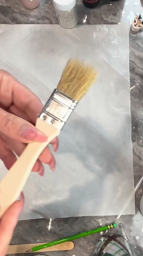 116 reactions | A few tips when using glitter glue application #tumblers #tumblermaker #glittertumblers #diycrafts #resinart | Diamonds and Dust | Facebook