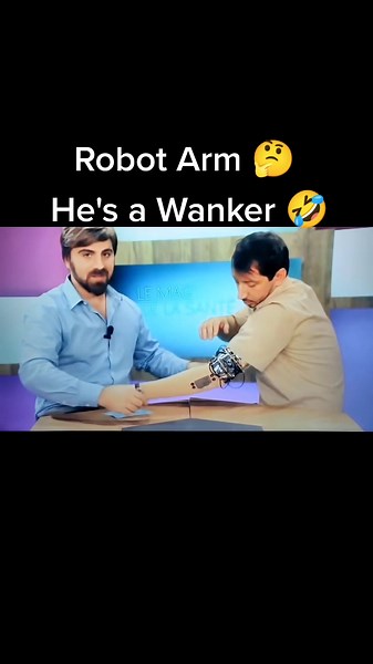 Funny Robot Arm Failure #hillarious #Funnyrobot #Robot #embarassing #robotic #Robotarm #Hesawanker #fy #fyp #fypシ #fypage