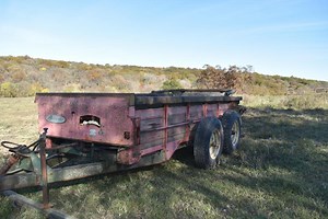 New Idea 218 T/A Manure Spreader | Agriculture