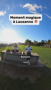 Moment magique à Lausanne 🇨🇭 . Le PhotoMentalisme c’est quoi ? C’est un concept photo 📷 et vidéo 🎞️ dont le but est de capter le sourire sincère chez les gens. . Vous pouvez soutenir mon travail en utilisant le code MENTALISTE sur le site de @ipln.fr . #lausanne #magie #A7IV #portraitderue | Thanh Long Bach