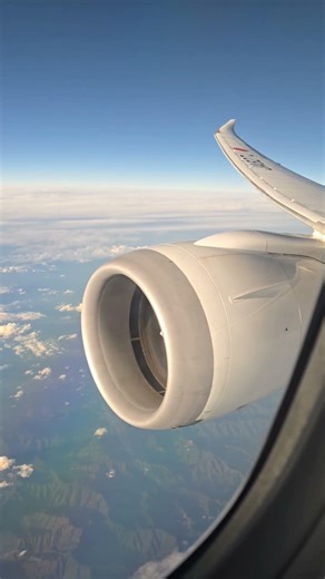 ZipAir 787 window view #shorts #travel #aviation #airplanes #airplanelovers #787 #日本 #viral