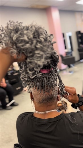 Perimeter Touch Up Techniques for Small Knotless Braids