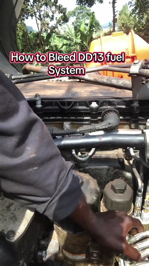 How to Bleed DD13 Fuel System for Diesel Engines