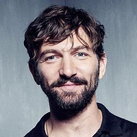 Michiel Huisman | Keynote Speaker | AAE Speakers Bureau