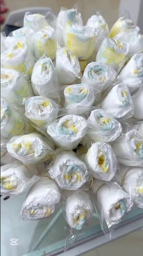 Tutorial on how to make a stunning diaper bouquet.