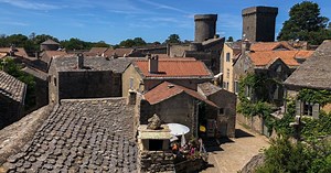 Pourquoi cette cité médiévale en France attire tant de visiteurs