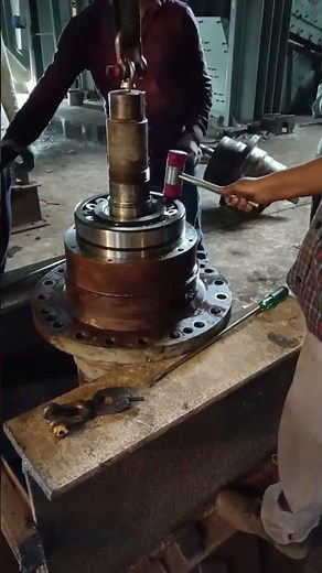 Vibrating screen bearing replacement work || TIMKEN bearing|| bearing 22328