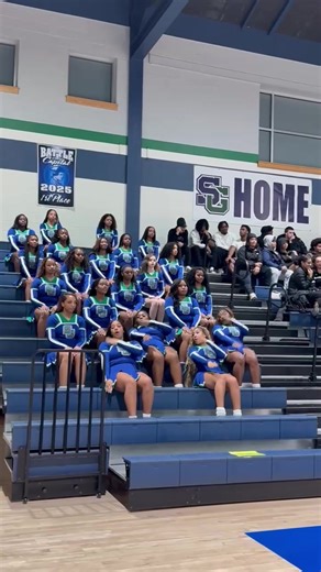 Shake up that court🏀💙💚 • • • #stompandshake #fyp #basketball #cheer | basketball