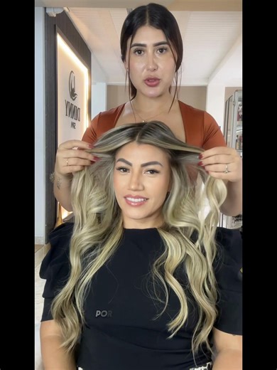 ✨ De un look apagado a un cambio que roba miradas 😍 A veces solo necesitas el toque correcto para verte y sentirte diferente 💇‍♀️✨ Este antes y después no solo es color… es actitud, seguridad y amor propio 💖 ¿Tú también quieres un cambio así? 📍 Te esperamos en Dinny Spa - Mocoa 📲 Agenda tu cita por WhatsApp: 3209562220 💬 Cuéntame en los comentarios: ¿Te atreverías a este cambio? 👀🔥 #A#AntesYDespuesC#CambioDeLookB#BalayageColombiaC#CabelloPerfectoH#HairTransformation