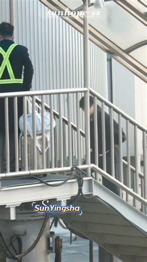 重庆🛫，宝～你怎么又提裤子😂😂😂#孙颖莎 #国球乒乓 #乒乓球 #tabletennis #pingpong