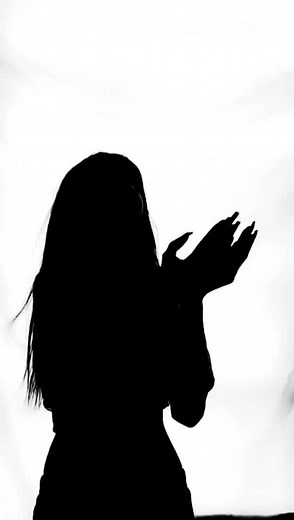 Expressive Gestures in Silhouette Art