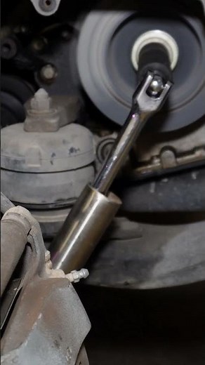 Removing Super Tight Crankshaft Pulley Bolt Without High Torque Impact!!!! #mechanic #automotive