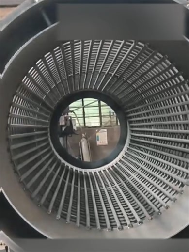 The advantages of large shaftless drum screens include high screening efficiency, large throughput, and resistance to clogging and wear.#Shaftlesstrommelscreen #trommelscreen#drumsandscreeningmachine #shaftlessstonescreeningmachine#sandandstone#construction#sandwasher#quarrylife#sand#mining#machine#productionline#sandwichmaker#gravel#sandproductionline #Malaysia#KualaLumpur
