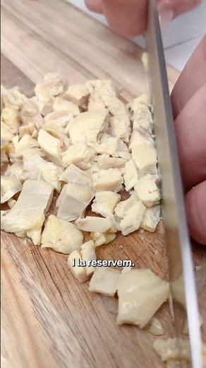 Sopa de pollastre amb verdures i ou dur